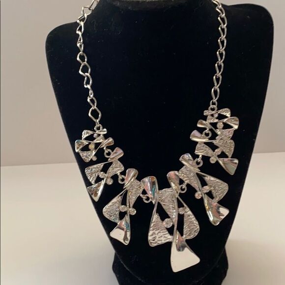 Paparazzi Womens Necklace Silver colored Rhinestone Bling Statement Fashion - Picture 3 of 7